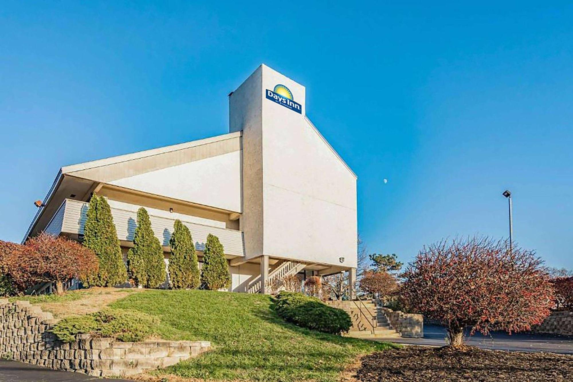 Silverton Days Inn By Wyndham Cincinnati I-71 מראה חיצוני תמונה