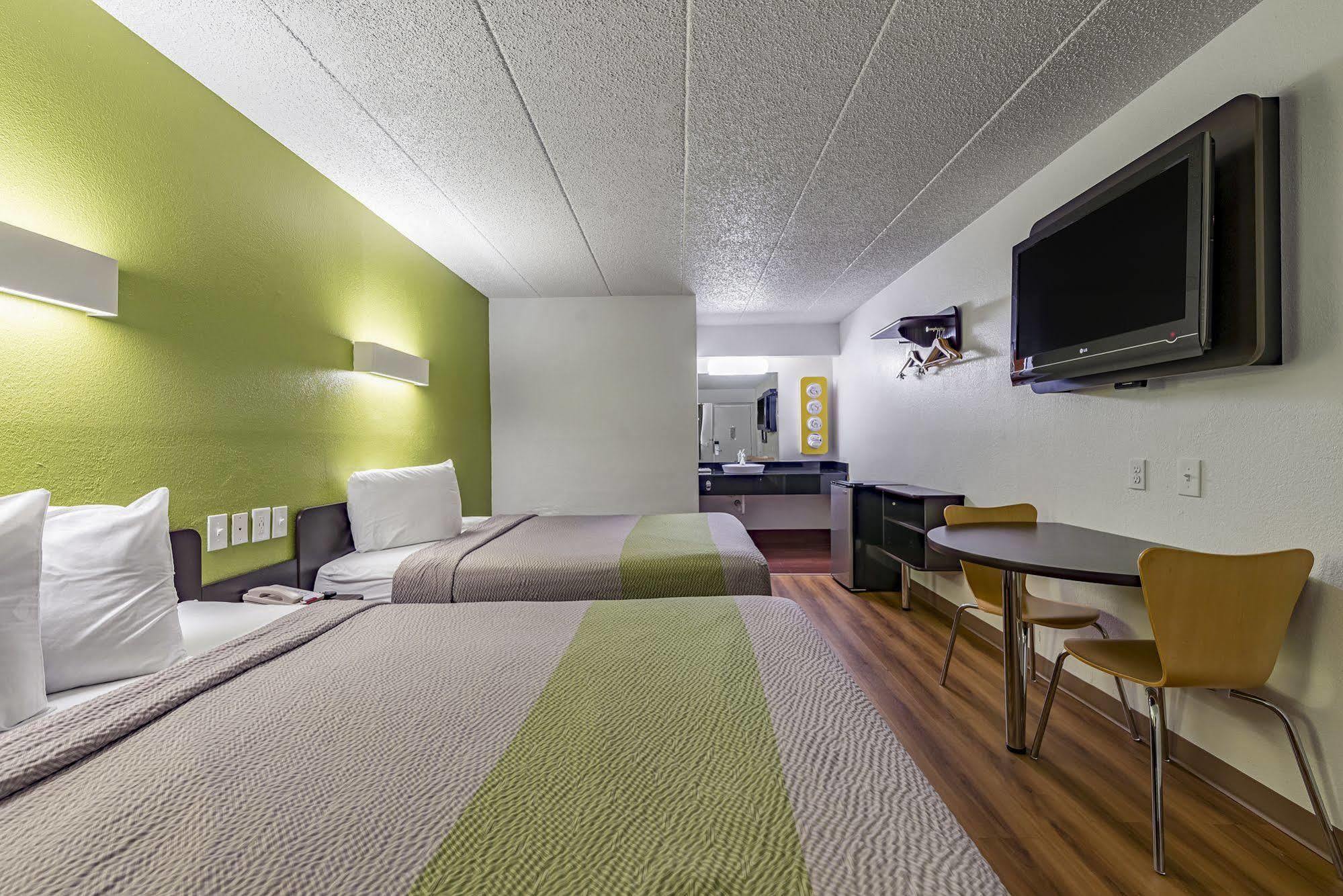 Silverton Days Inn By Wyndham Cincinnati I-71 מראה חיצוני תמונה