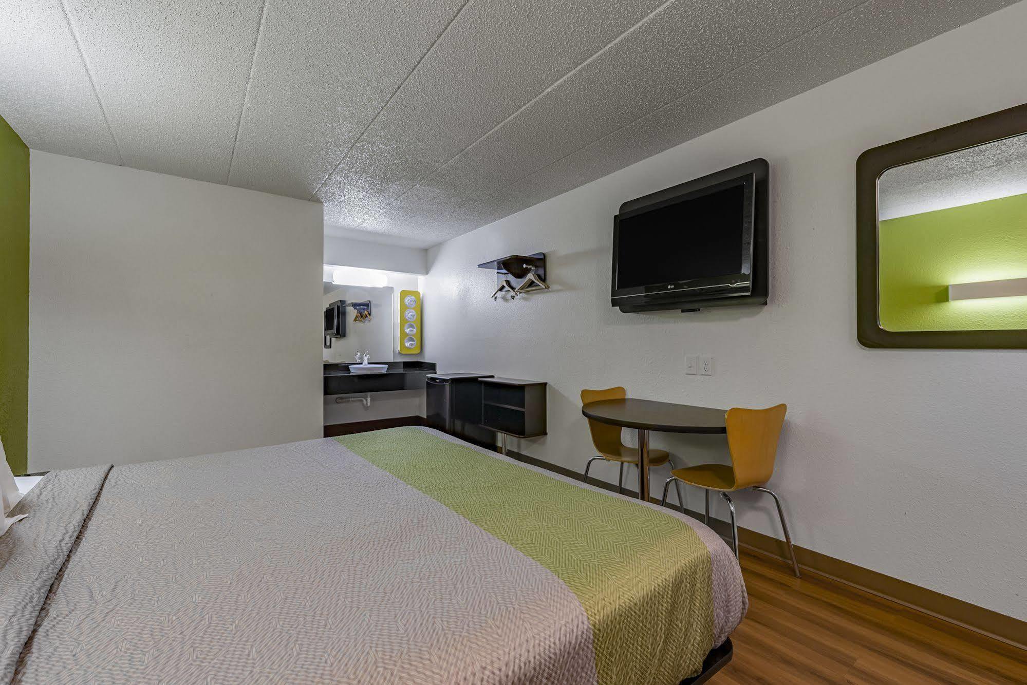 Silverton Days Inn By Wyndham Cincinnati I-71 מראה חיצוני תמונה