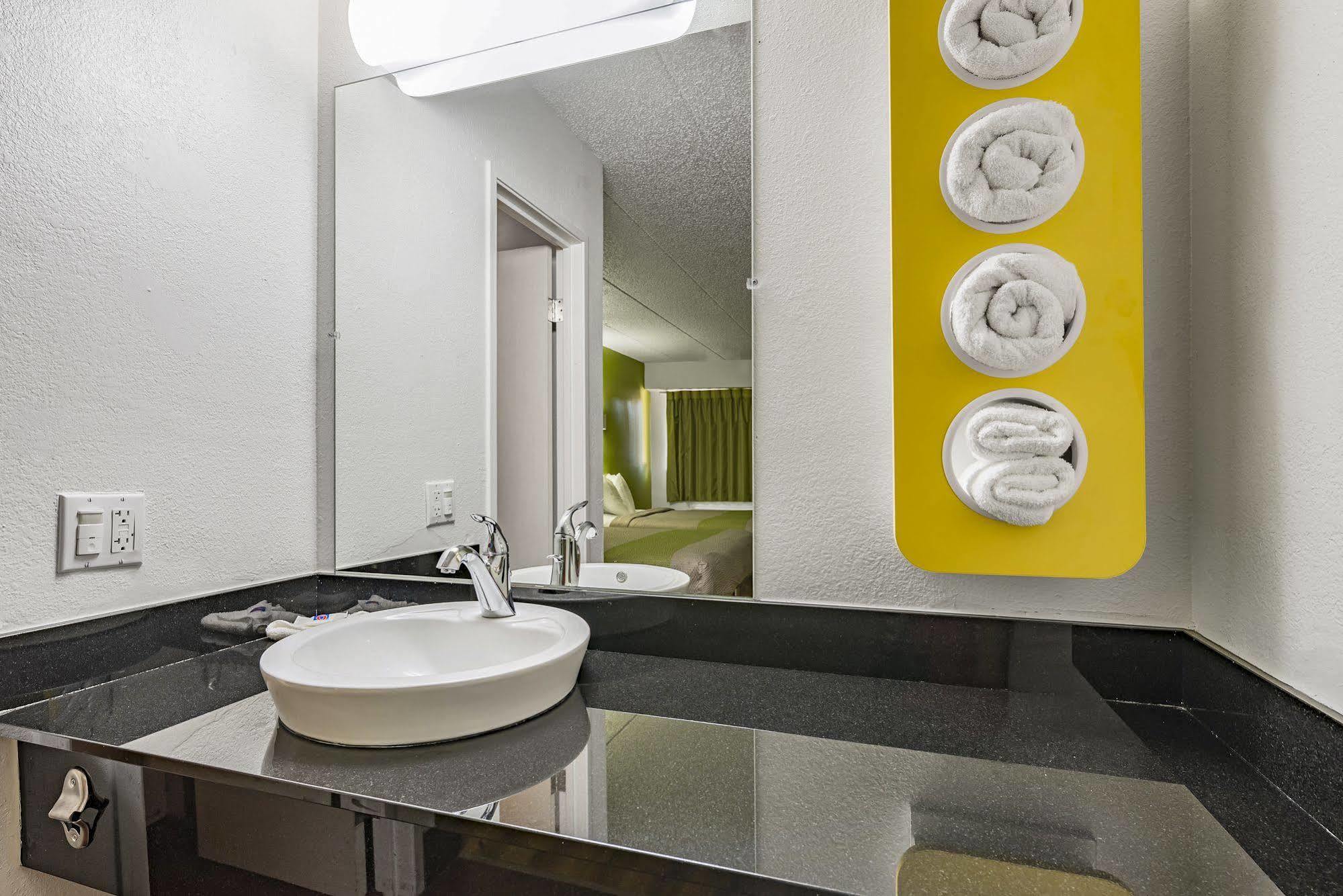 Silverton Days Inn By Wyndham Cincinnati I-71 מראה חיצוני תמונה